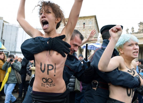 Femen And Aliaa Elmahdy, Feminism And Nudity  Camel76-8728